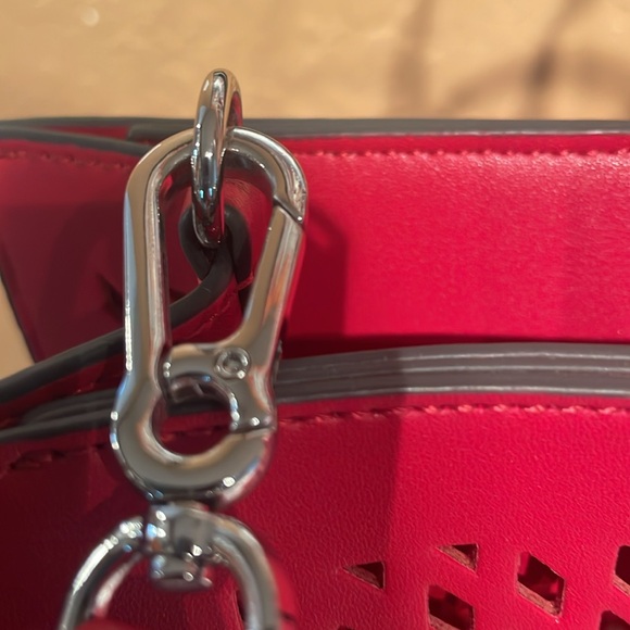 Karl Lagerfeld NWOT 2 Piece Red Leather Laser Cut Bag & Pouch Satchel/Crossbody - Picture 6 of 13